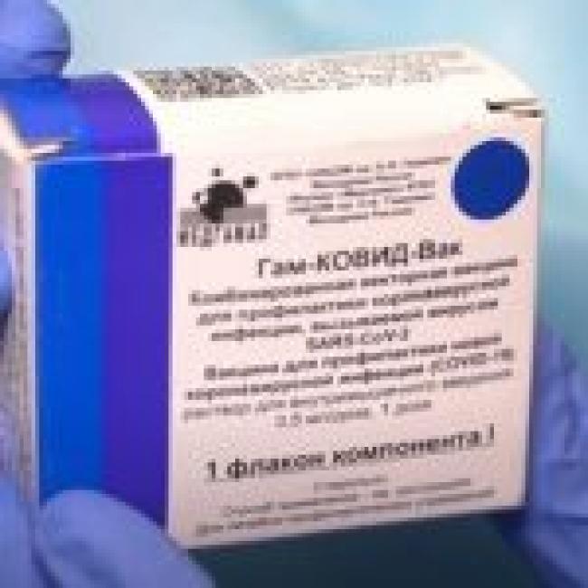 Прививки от коронавируса начали ставить в Новосибирске