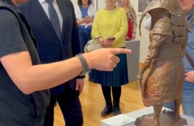 В Новосибирском музее открылась выставка бурятского скульптора