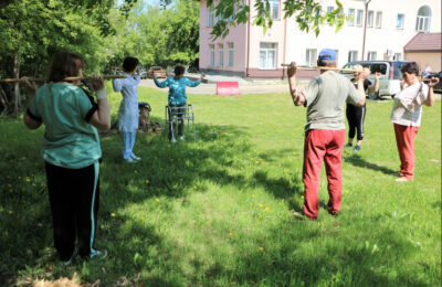 Пожилые люди Кочковского района могут пройти оздоровительные курсы и посетить врача-гериатра