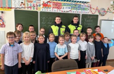 Инспекторы Ордынской Госавтоинспекции проводят уроки ПДД для школьников