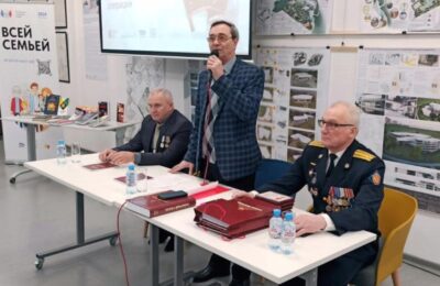 Ветераны комсомола Новосибирска провели встречу с участниками спецоперации