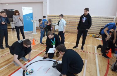 Школьники Кочковского района приняли участие в соревнованиях по робототехнике «Сумо для Lego-роботов»