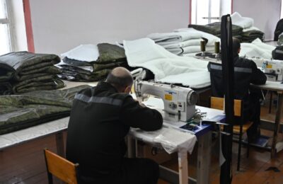 Более 5000 спальных мешков, 3000 маскхалатов, 270 печей изготовили осужденные ИК-14 для бойцов СВО