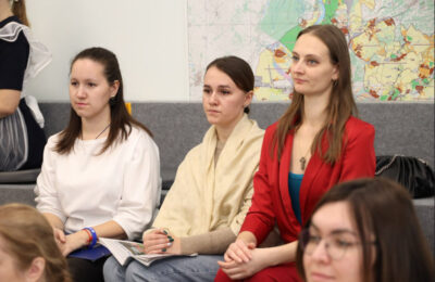 Советники по воспитанию в Новосибирской области с 1 сентября начнут получать выплату по Посланию президента