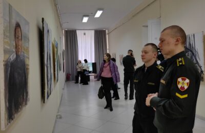 В Новосибирске открылась тематическая выставка «Родина. Семья» для героев СВО