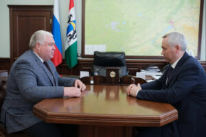 Андрей Травников провёл рабочую встречу с главой Коченёвского района Евгением Антиповым