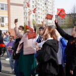 Активисты «Единой России» поздравляют ветеранов Великой Отечественной войны с наступающим Днем Победы