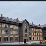 В Тогучинском районе строительство новой школы вышло на финальную стадию