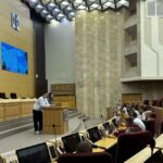 Депутаты Заксобрания вовлекают молодежь в политическую жизнь страны