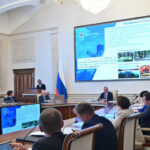 Андрей Травников потребовал ускорить регистрации на платформе «Гостеприимство»