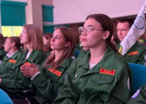 Более 2000 новосибирских подростков стали частью трудовых отрядов в 2025 году