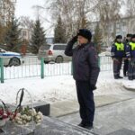 В Кочках и Ордынском сотрудники полиции почтили память погибших при исполнении служебных обязанностей коллег