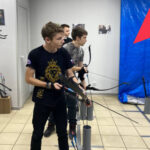 Участник СВО из Новосибирской области научил молодежь стрелять из лука