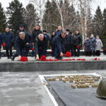 В День Неизвестного солдата Андрей Травников почтил память погибших воинов