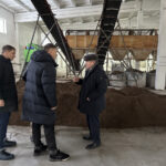 Евгений Шестернин посетил крупнейшее торфодобывающее предприятие Новосибирской области