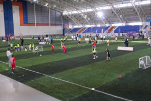 Звезды футбола развивают спортивные традиции в Новосибирской области