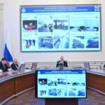 Губернатор Андрей Травников потребовал как можно скорее приступить к ямочному ремонту