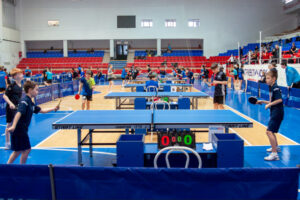 320 теннисистов из 30 регионов страны приехали на соревнования в Бердск