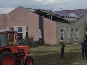 В Новосибирской области из-за ураганного ветра отключена электроэнергия в 117 населенных пунктах