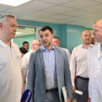 Андрей Травников проверил ход строительства детской поликлиники в Барабинском районе