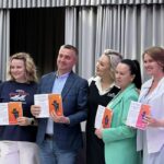 Лучшие ученики и взрослые удостоены школьной премии «Хрустальный медвежонок»