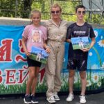 Юным спортсменам Искитима чемпионы России рассказали о полётах и боксе
