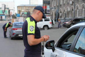 Восемь нарушений таксистов зафиксировали в ходе рейда в Новосибирске