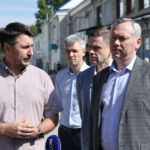 Андрей Травников проверил ход обновления социальных объектов в Бердске